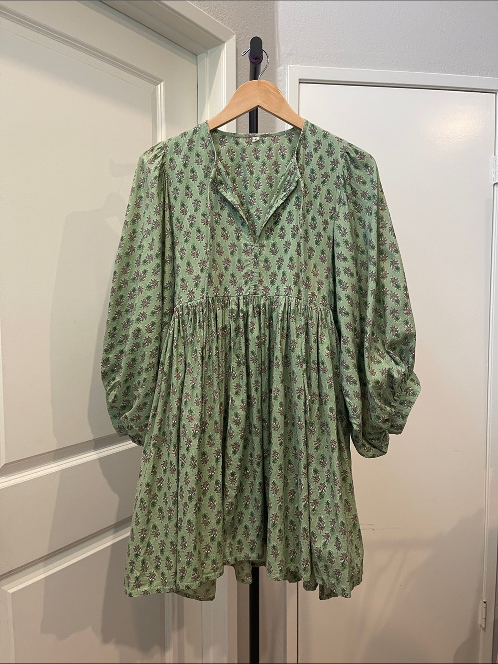 Green Floral Block Print Puff-Sleeve Mini Dress